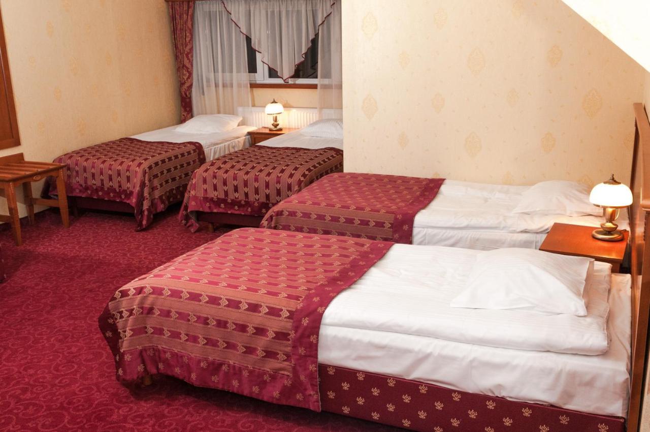 Hotel Korona ساندومييش المظهر الخارجي الصورة