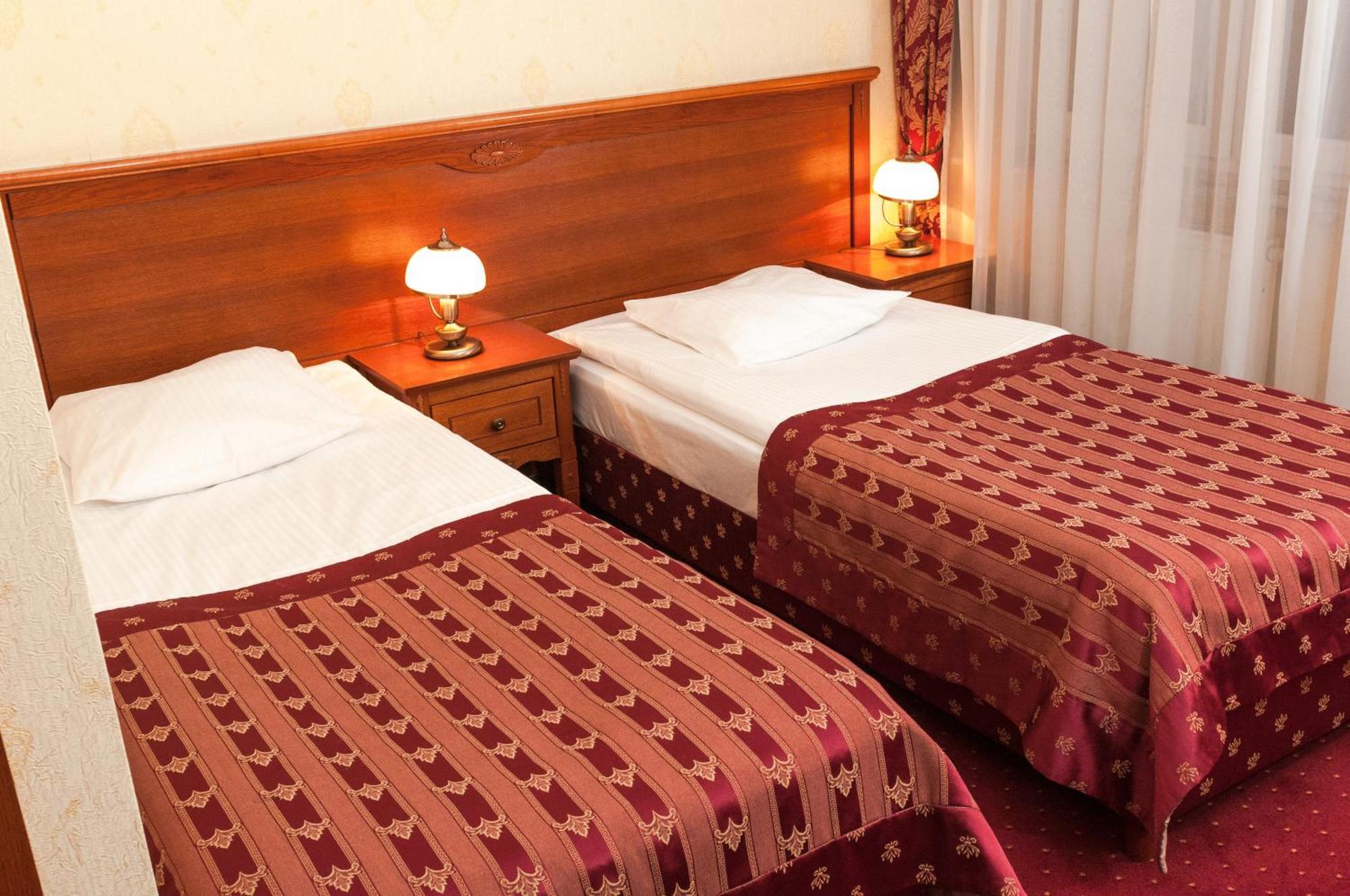 Hotel Korona ساندومييش المظهر الخارجي الصورة