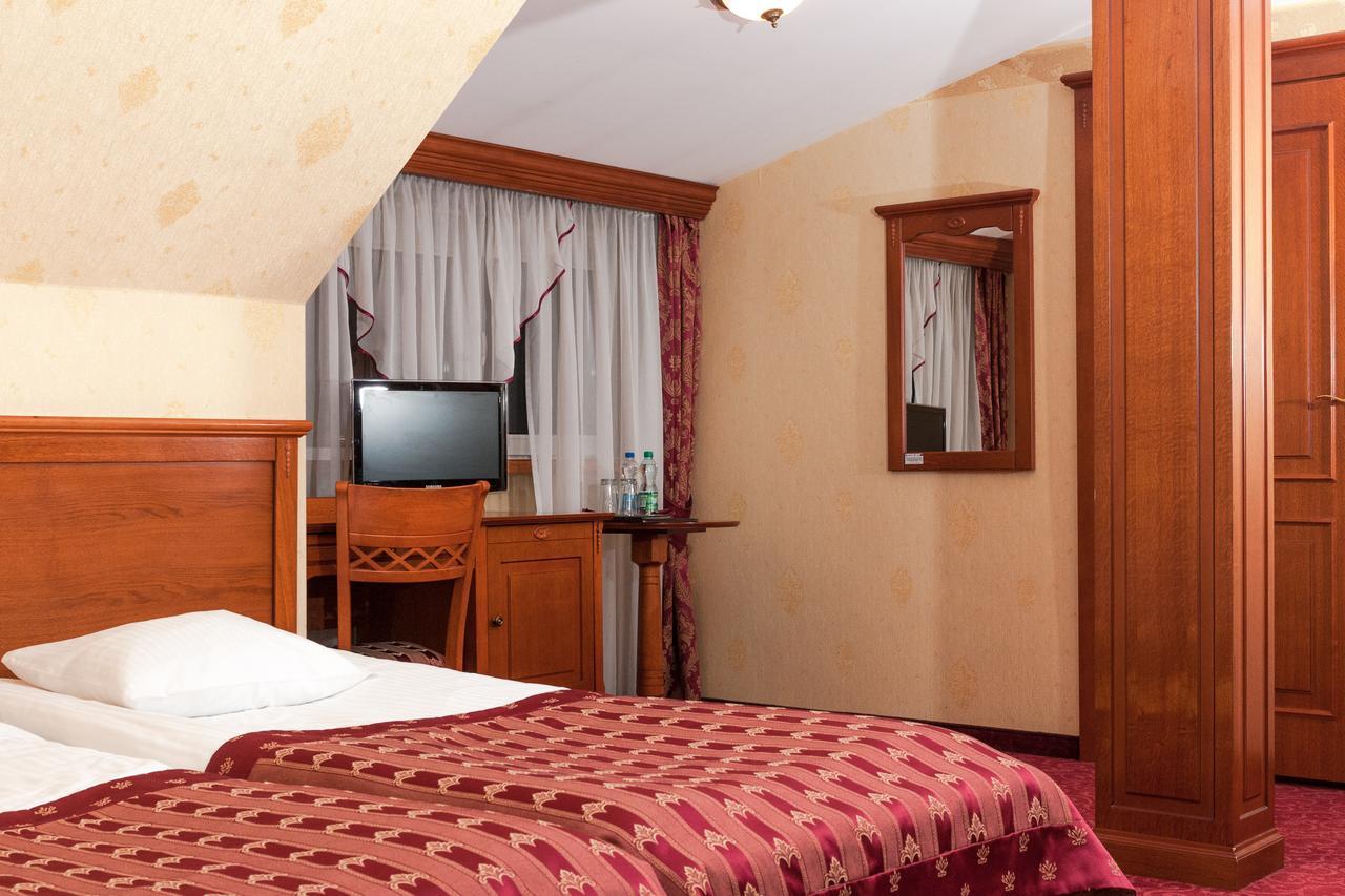 Hotel Korona ساندومييش المظهر الخارجي الصورة
