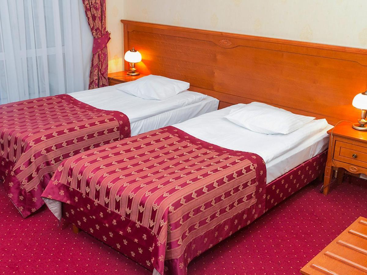 Hotel Korona ساندومييش المظهر الخارجي الصورة
