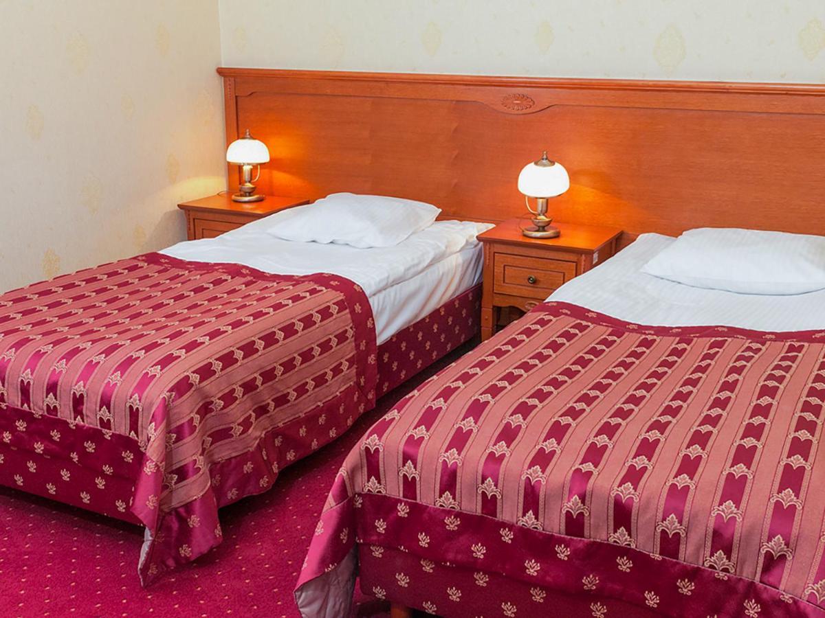 Hotel Korona ساندومييش المظهر الخارجي الصورة