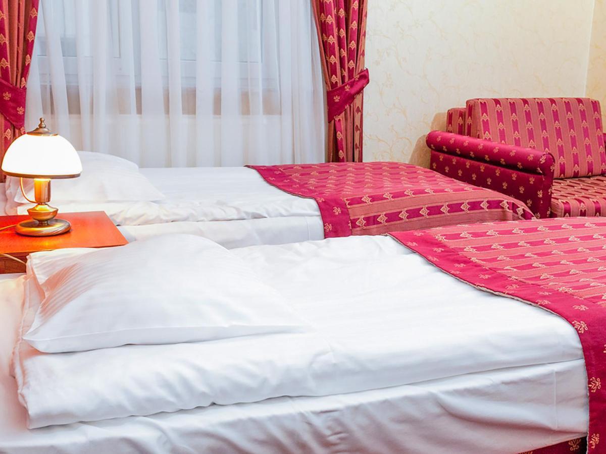 Hotel Korona ساندومييش المظهر الخارجي الصورة
