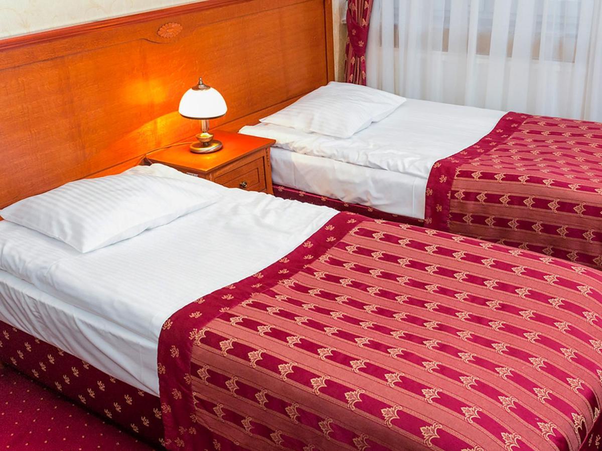 Hotel Korona ساندومييش المظهر الخارجي الصورة