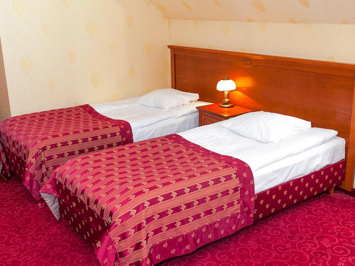 Hotel Korona ساندومييش المظهر الخارجي الصورة