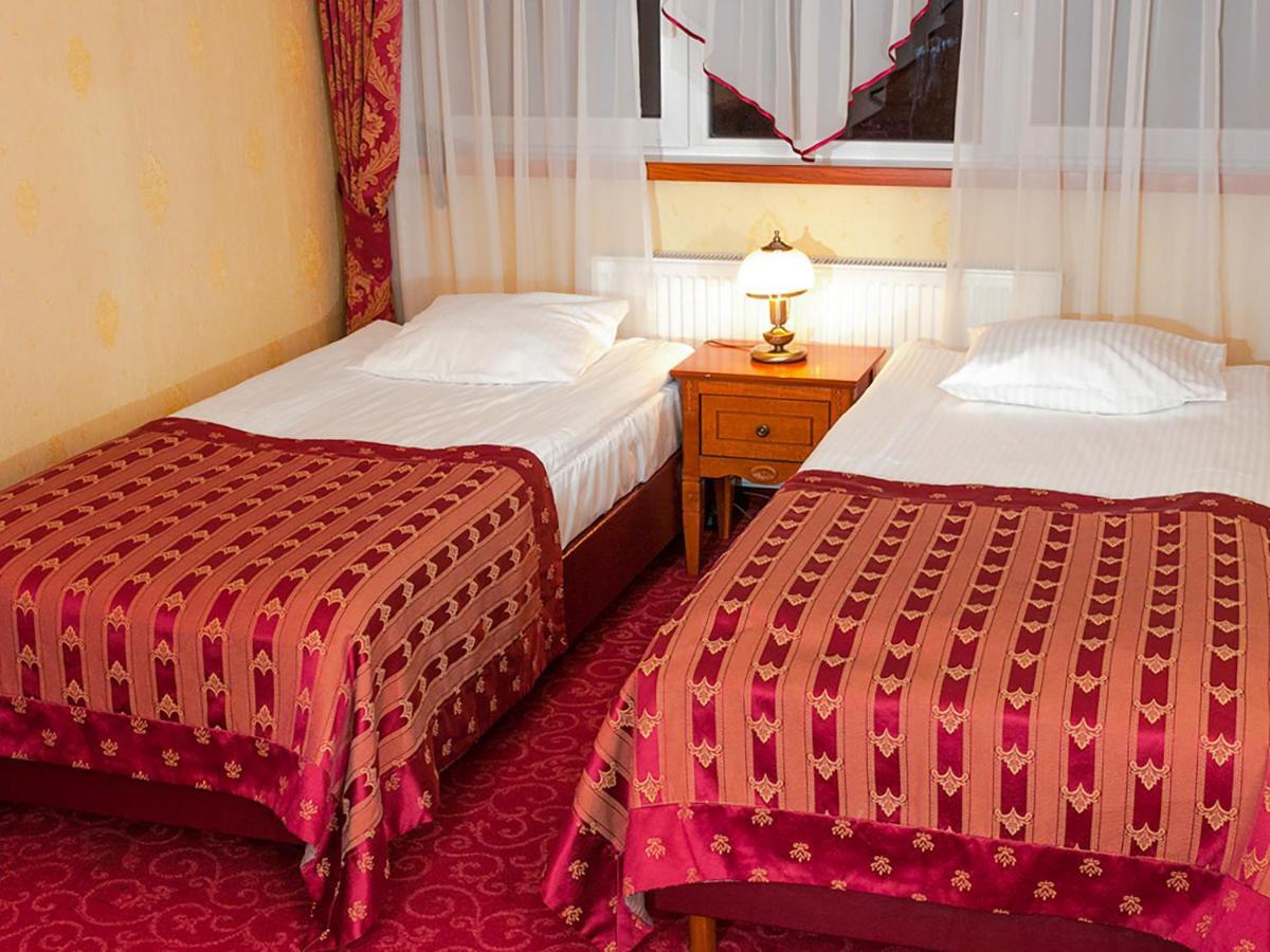 Hotel Korona ساندومييش المظهر الخارجي الصورة